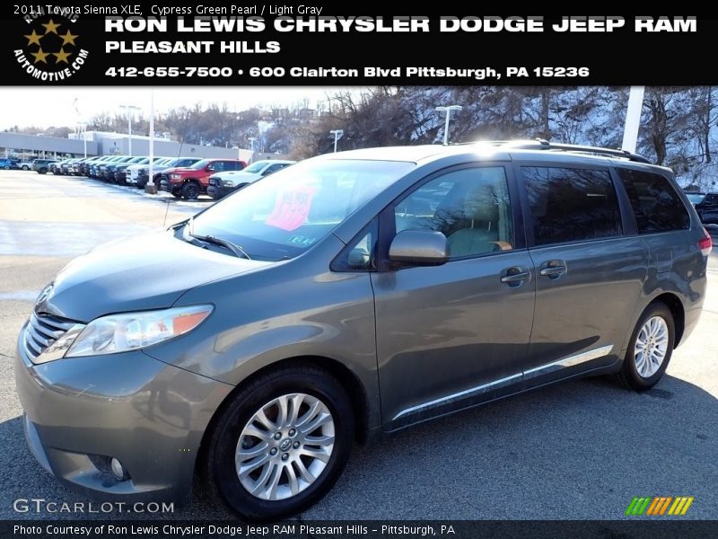 Cypress Green Pearl / Light Gray 2011 Toyota Sienna XLE