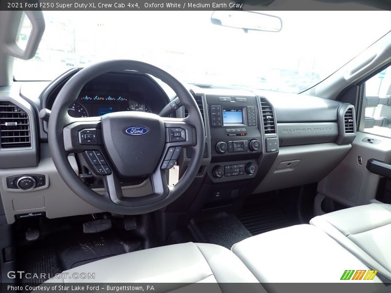 Oxford White / Medium Earth Gray 2021 Ford F250 Super Duty XL Crew Cab 4x4