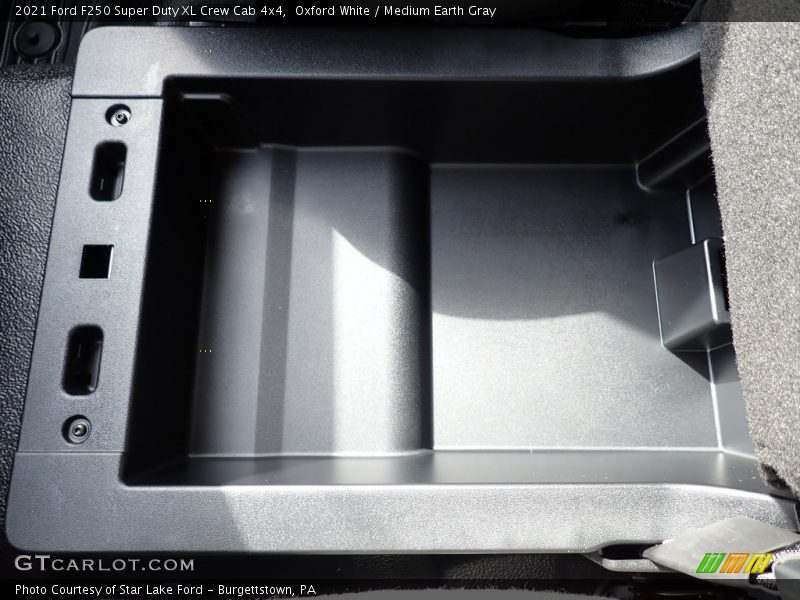 Oxford White / Medium Earth Gray 2021 Ford F250 Super Duty XL Crew Cab 4x4