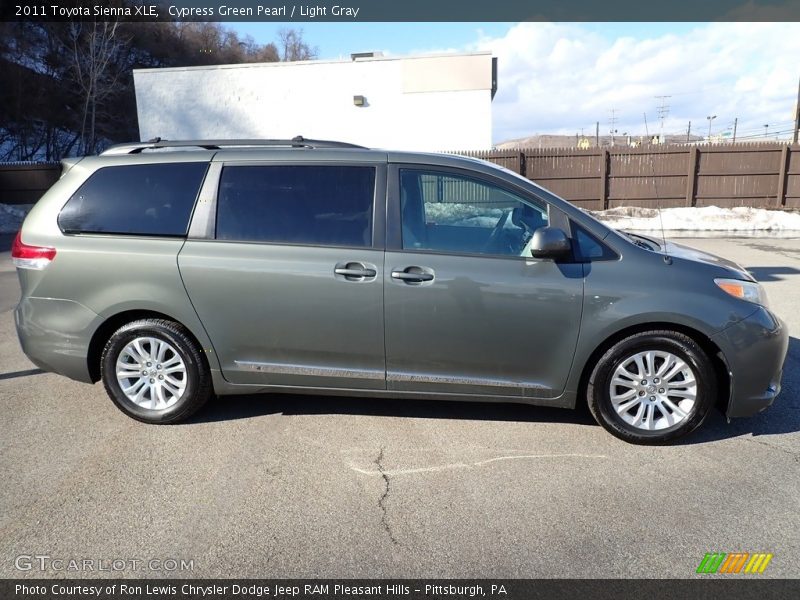 Cypress Green Pearl / Light Gray 2011 Toyota Sienna XLE