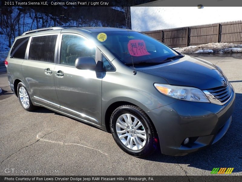 Cypress Green Pearl / Light Gray 2011 Toyota Sienna XLE