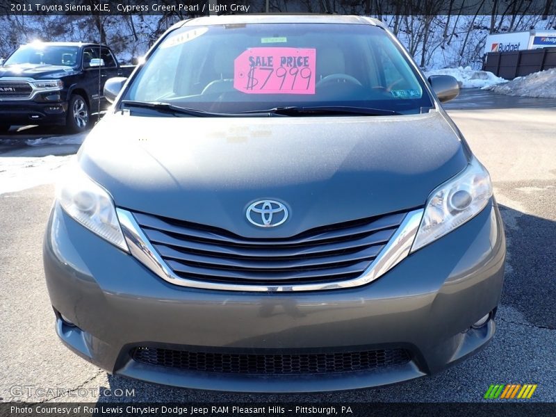 Cypress Green Pearl / Light Gray 2011 Toyota Sienna XLE