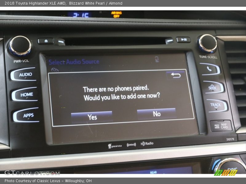 Blizzard White Pearl / Almond 2018 Toyota Highlander XLE AWD