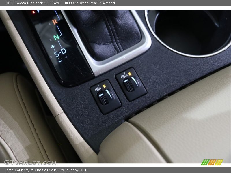 Blizzard White Pearl / Almond 2018 Toyota Highlander XLE AWD