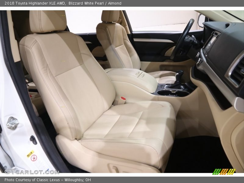 Blizzard White Pearl / Almond 2018 Toyota Highlander XLE AWD