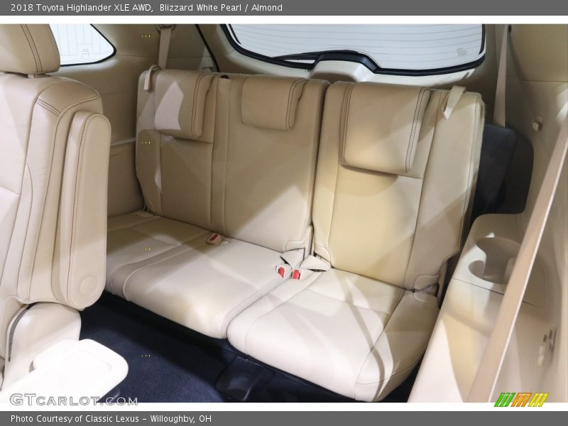 Blizzard White Pearl / Almond 2018 Toyota Highlander XLE AWD