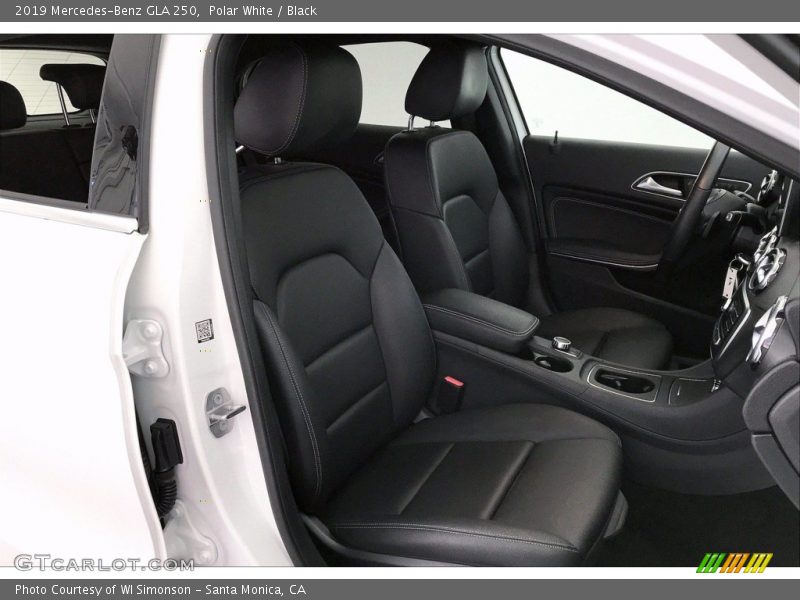 Polar White / Black 2019 Mercedes-Benz GLA 250