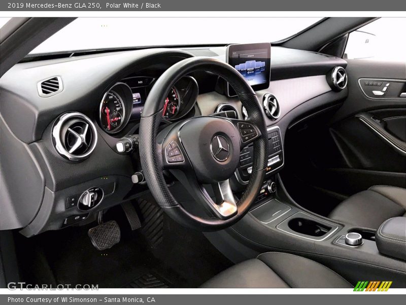 Polar White / Black 2019 Mercedes-Benz GLA 250