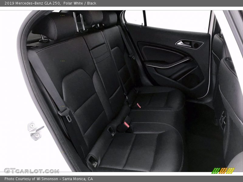 Polar White / Black 2019 Mercedes-Benz GLA 250