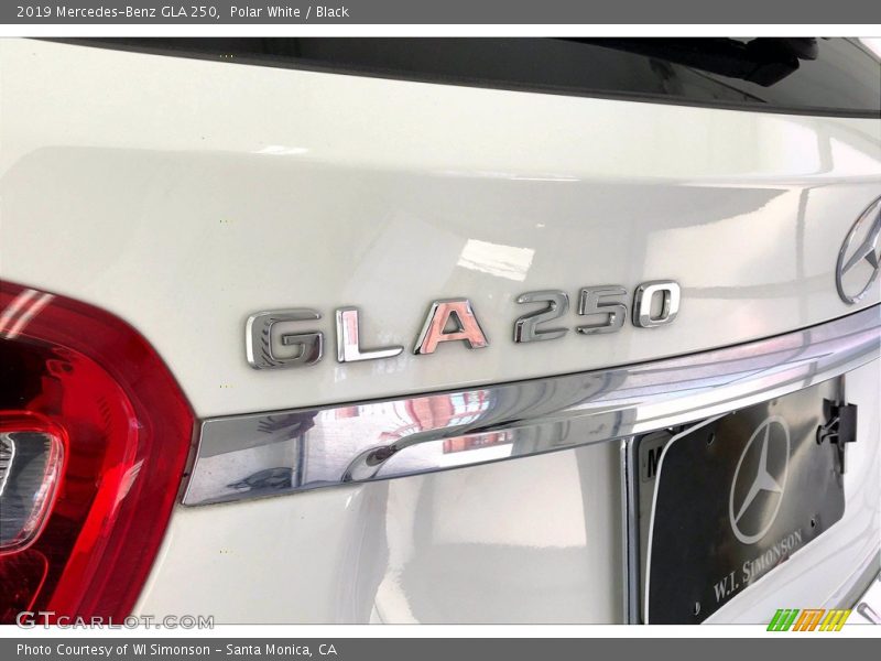 Polar White / Black 2019 Mercedes-Benz GLA 250