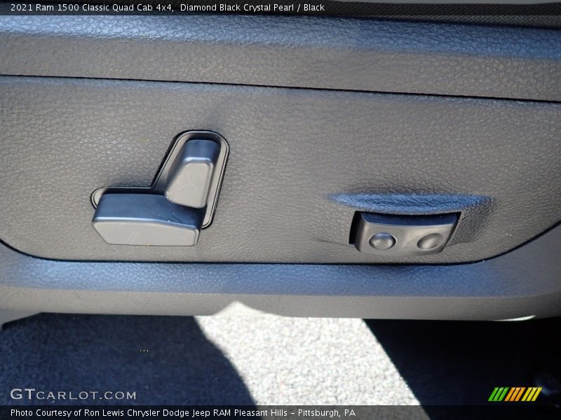 Diamond Black Crystal Pearl / Black 2021 Ram 1500 Classic Quad Cab 4x4
