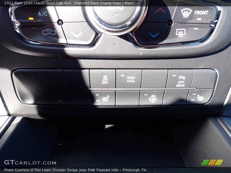 Diamond Black Crystal Pearl / Black 2021 Ram 1500 Classic Quad Cab 4x4