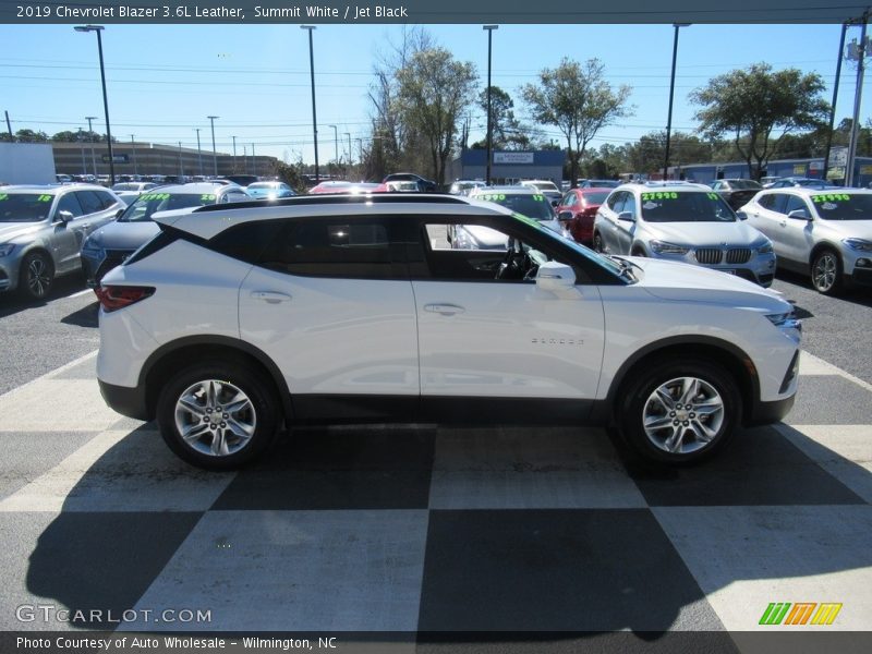 Summit White / Jet Black 2019 Chevrolet Blazer 3.6L Leather