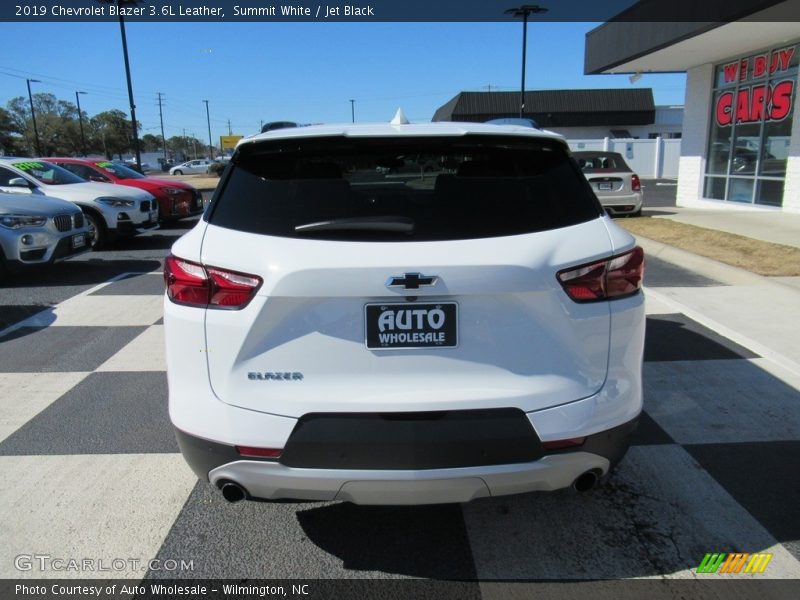 Summit White / Jet Black 2019 Chevrolet Blazer 3.6L Leather
