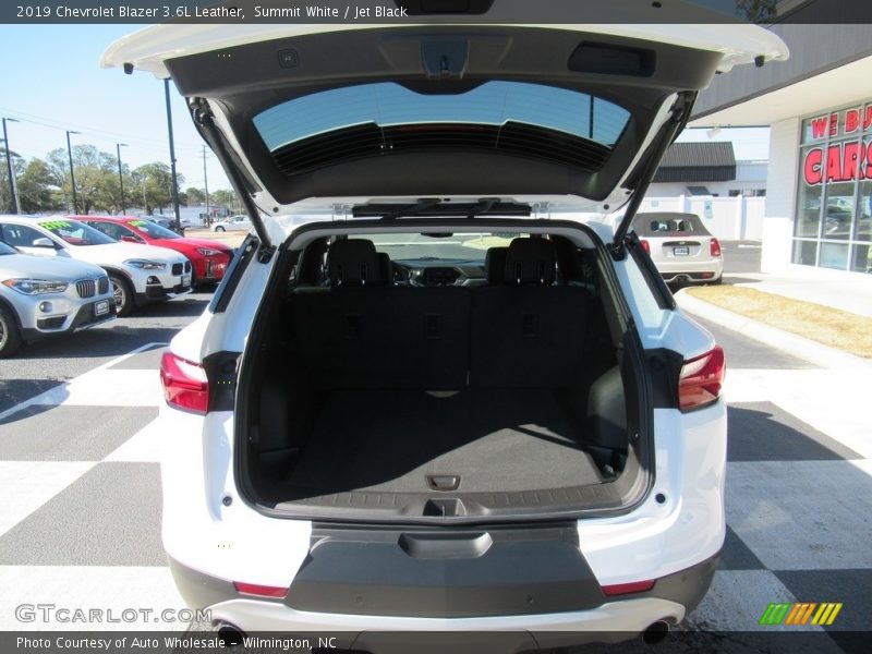 Summit White / Jet Black 2019 Chevrolet Blazer 3.6L Leather