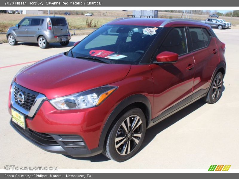 Cayenne Red Metallic / Charcoal 2020 Nissan Kicks SV