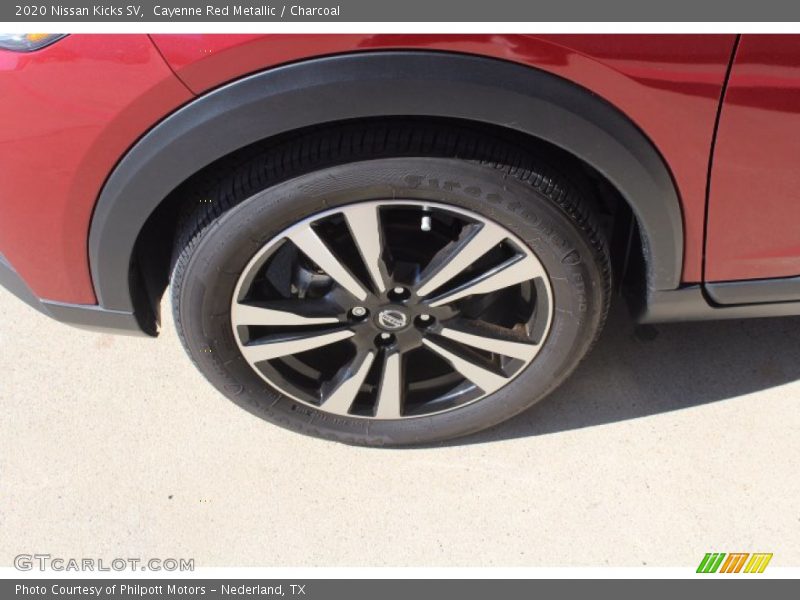Cayenne Red Metallic / Charcoal 2020 Nissan Kicks SV