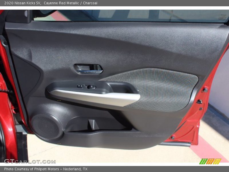 Cayenne Red Metallic / Charcoal 2020 Nissan Kicks SV