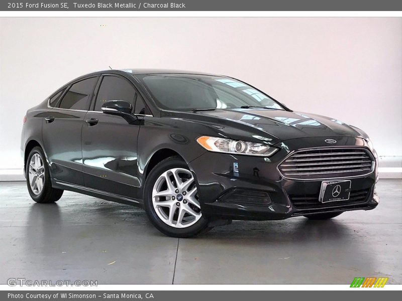 Tuxedo Black Metallic / Charcoal Black 2015 Ford Fusion SE