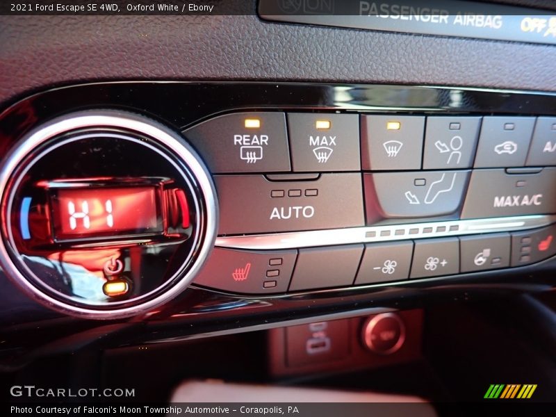Oxford White / Ebony 2021 Ford Escape SE 4WD