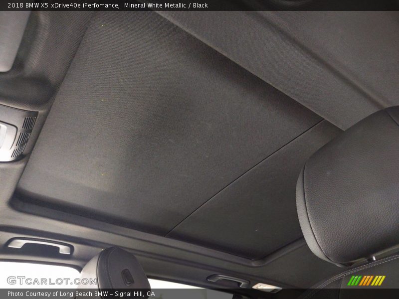 Mineral White Metallic / Black 2018 BMW X5 xDrive40e iPerfomance