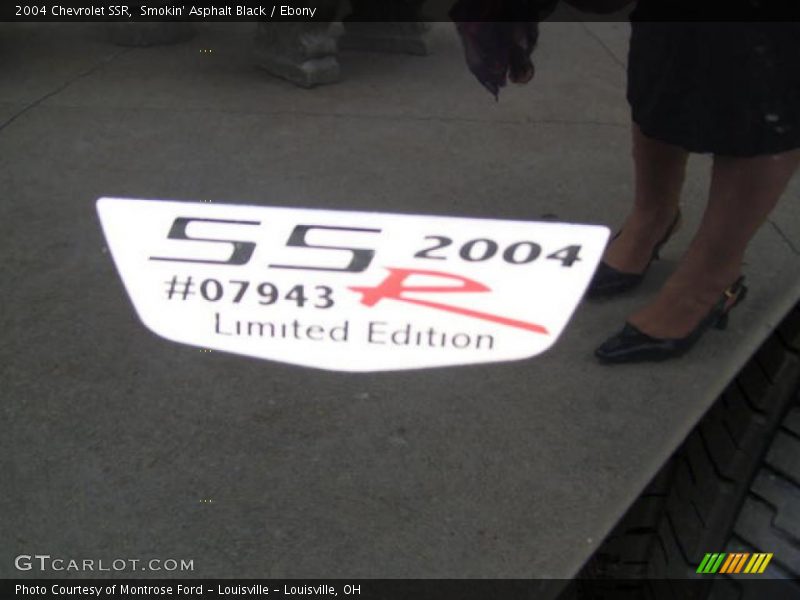 Smokin' Asphalt Black / Ebony 2004 Chevrolet SSR