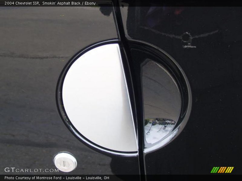 Smokin' Asphalt Black / Ebony 2004 Chevrolet SSR
