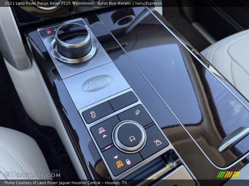 Byron Blue Metallic / Ivory/Espresso 2021 Land Rover Range Rover P525 Westminster