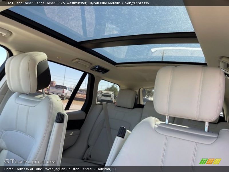 Byron Blue Metallic / Ivory/Espresso 2021 Land Rover Range Rover P525 Westminster
