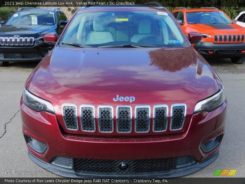 Velvet Red Pearl / Ski Gray/Black 2021 Jeep Cherokee Latitude Lux 4x4