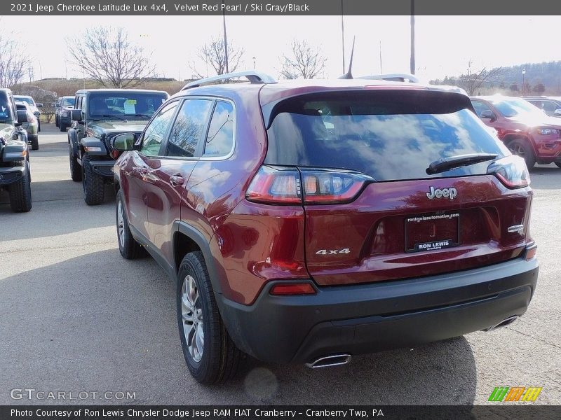 Velvet Red Pearl / Ski Gray/Black 2021 Jeep Cherokee Latitude Lux 4x4
