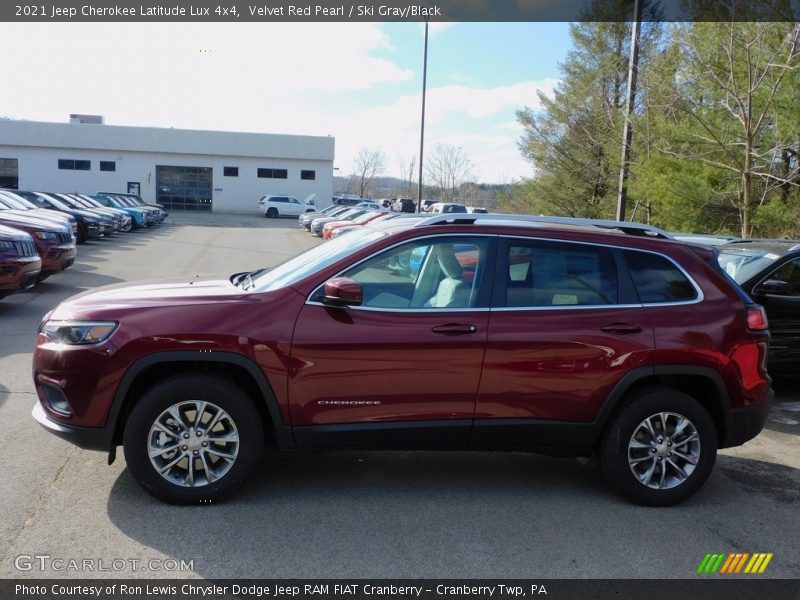 Velvet Red Pearl / Ski Gray/Black 2021 Jeep Cherokee Latitude Lux 4x4