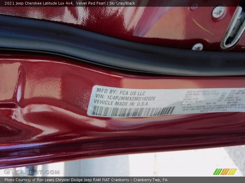 Velvet Red Pearl / Ski Gray/Black 2021 Jeep Cherokee Latitude Lux 4x4