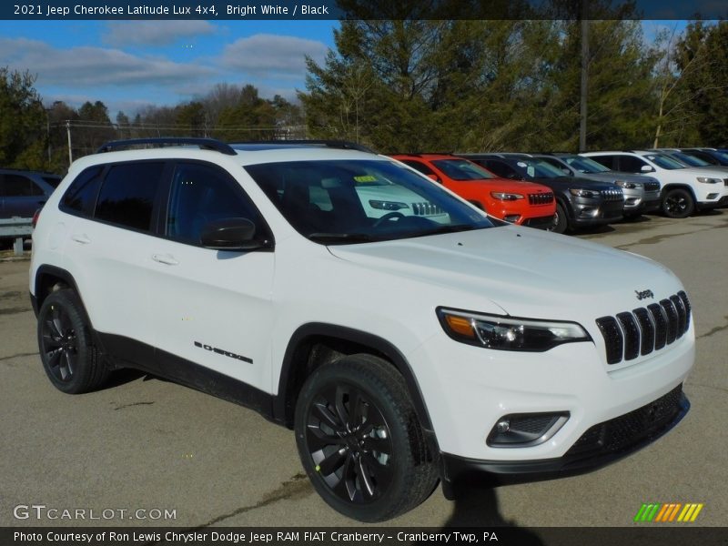 Bright White / Black 2021 Jeep Cherokee Latitude Lux 4x4