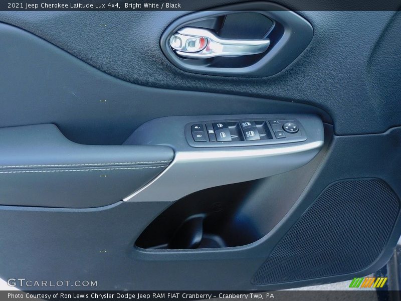 Bright White / Black 2021 Jeep Cherokee Latitude Lux 4x4