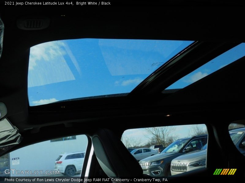 Bright White / Black 2021 Jeep Cherokee Latitude Lux 4x4