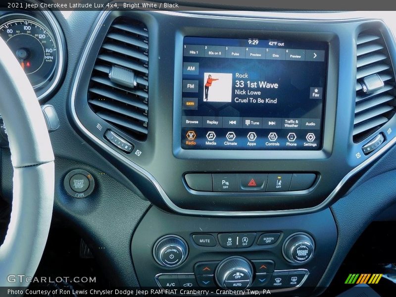 Bright White / Black 2021 Jeep Cherokee Latitude Lux 4x4