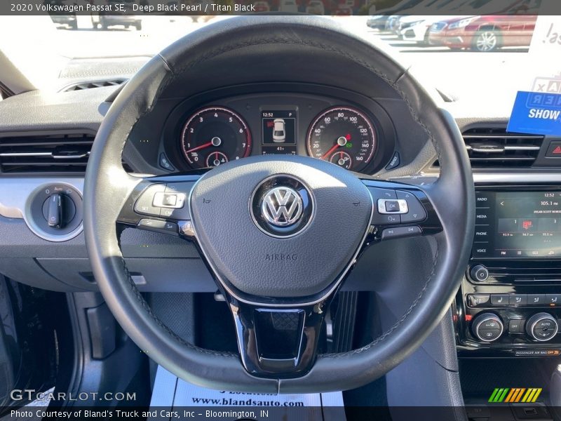 Deep Black Pearl / Titan Black 2020 Volkswagen Passat SE