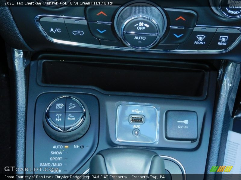 Olive Green Pearl / Black 2021 Jeep Cherokee Traihawk 4x4