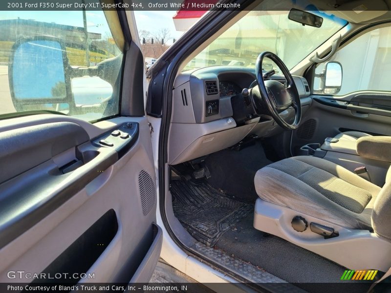 Front Seat of 2001 F350 Super Duty XLT SuperCab 4x4