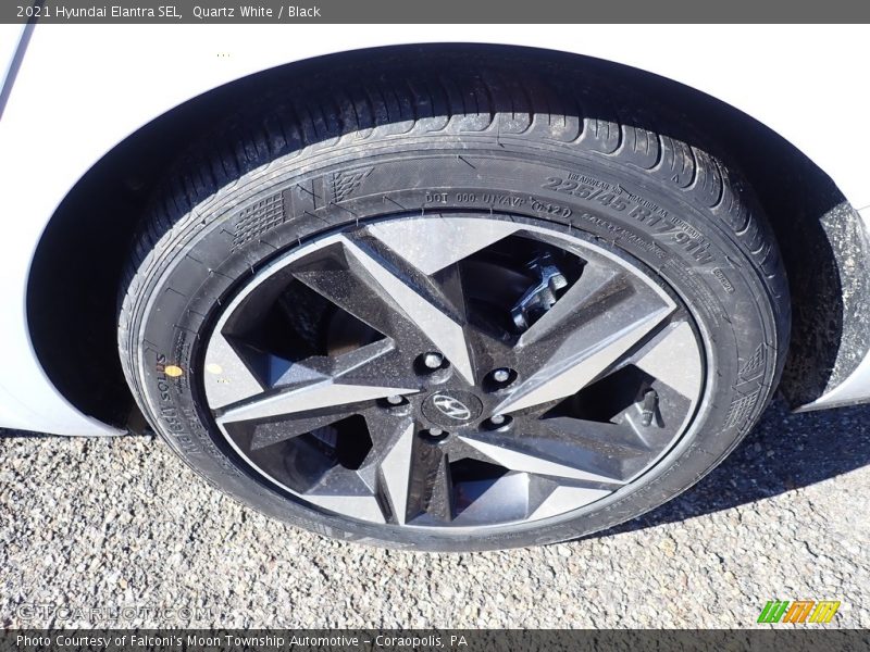 Quartz White / Black 2021 Hyundai Elantra SEL