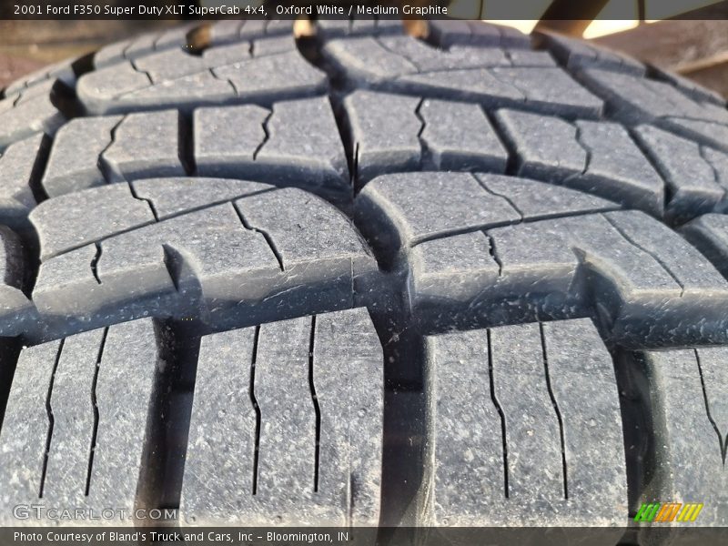 Oxford White / Medium Graphite 2001 Ford F350 Super Duty XLT SuperCab 4x4