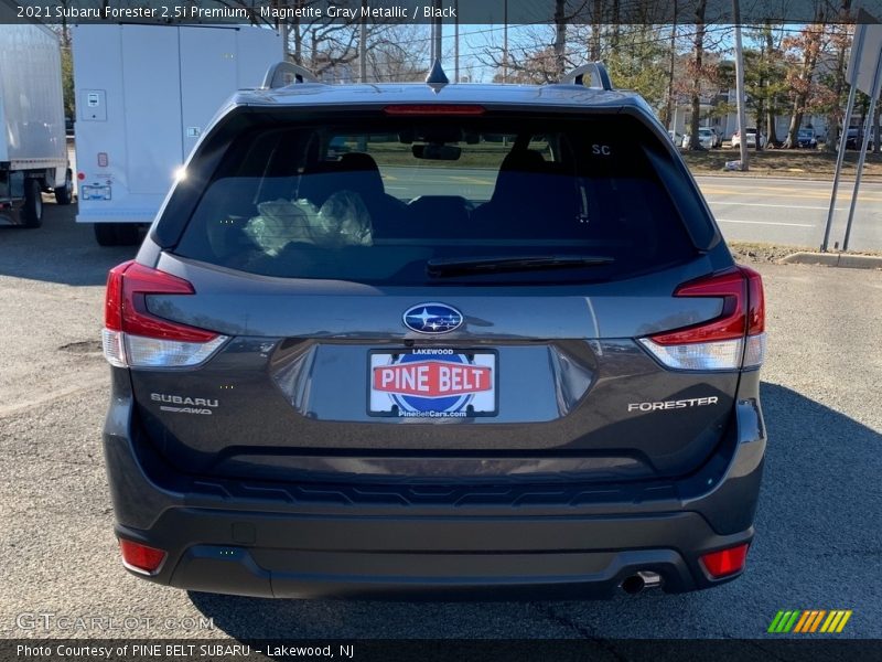 Magnetite Gray Metallic / Black 2021 Subaru Forester 2.5i Premium