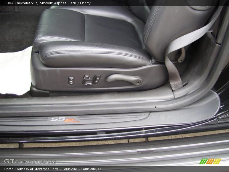 Smokin' Asphalt Black / Ebony 2004 Chevrolet SSR