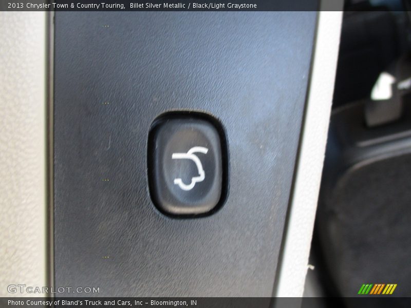 Billet Silver Metallic / Black/Light Graystone 2013 Chrysler Town & Country Touring