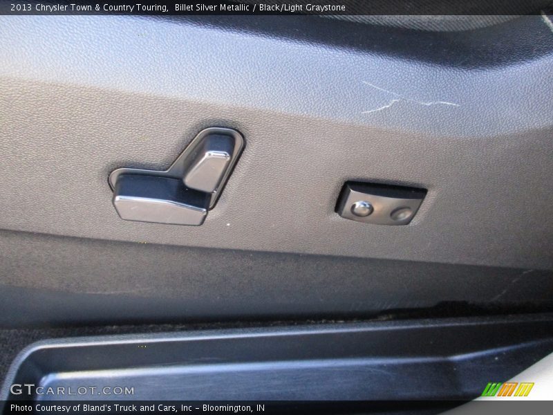 Billet Silver Metallic / Black/Light Graystone 2013 Chrysler Town & Country Touring