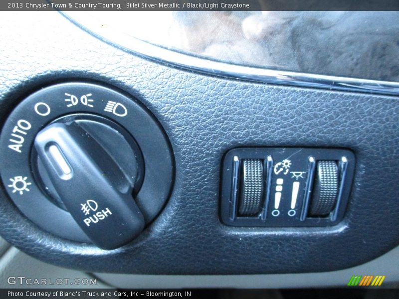 Billet Silver Metallic / Black/Light Graystone 2013 Chrysler Town & Country Touring