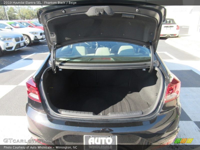 Phantom Black / Beige 2019 Hyundai Elantra SEL
