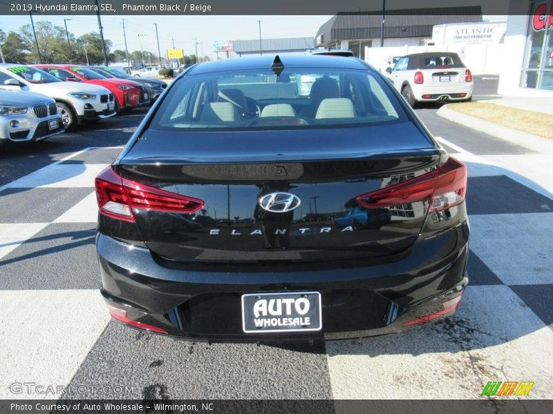 Phantom Black / Beige 2019 Hyundai Elantra SEL