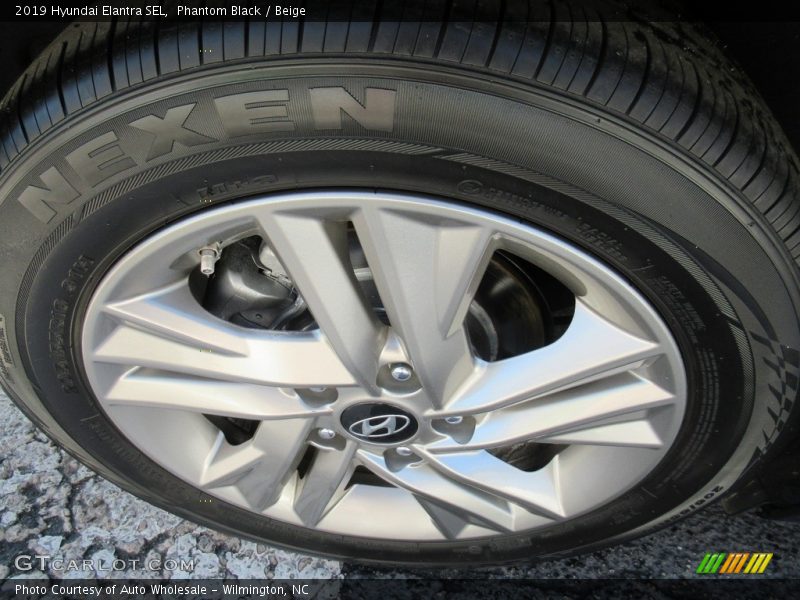 Phantom Black / Beige 2019 Hyundai Elantra SEL